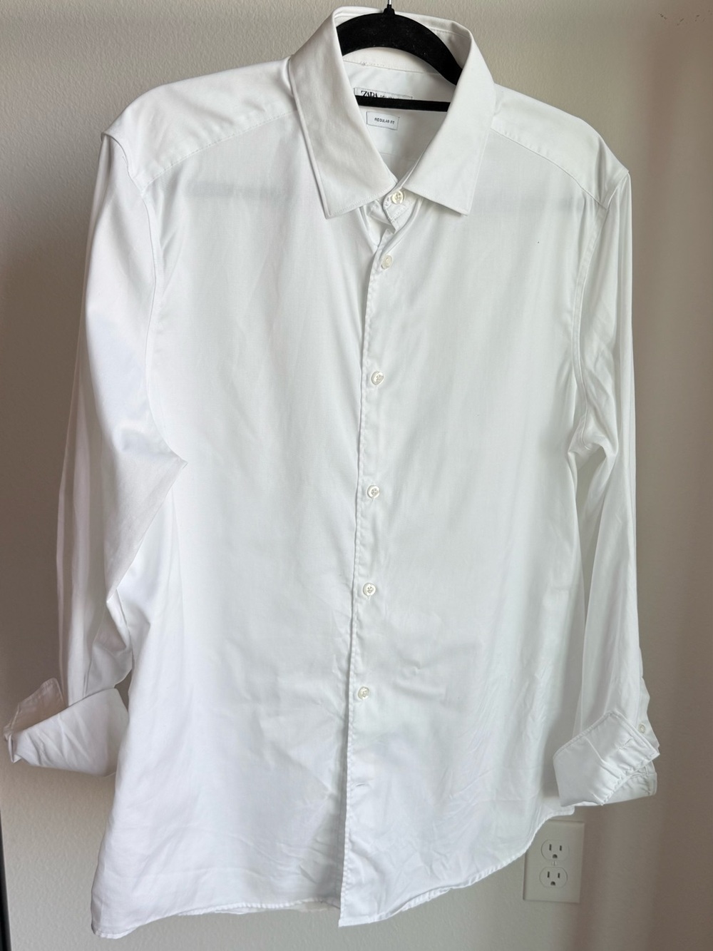 Zara Men's White Button-Up Dress Shirt